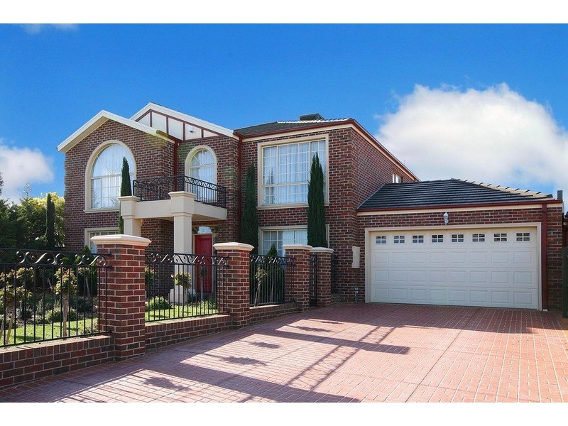 82 Wellesley Drive, Taylors Lakes VIC 3038