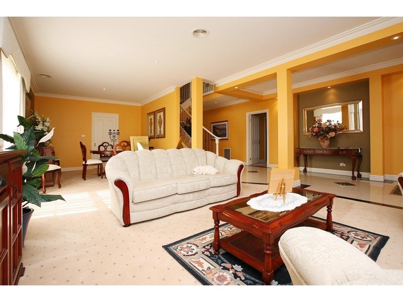 82 Wellesley Drive, Taylors Lakes VIC 3038