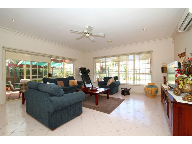 32 Lionheart Avenue, Taylors Lakes VIC 3038