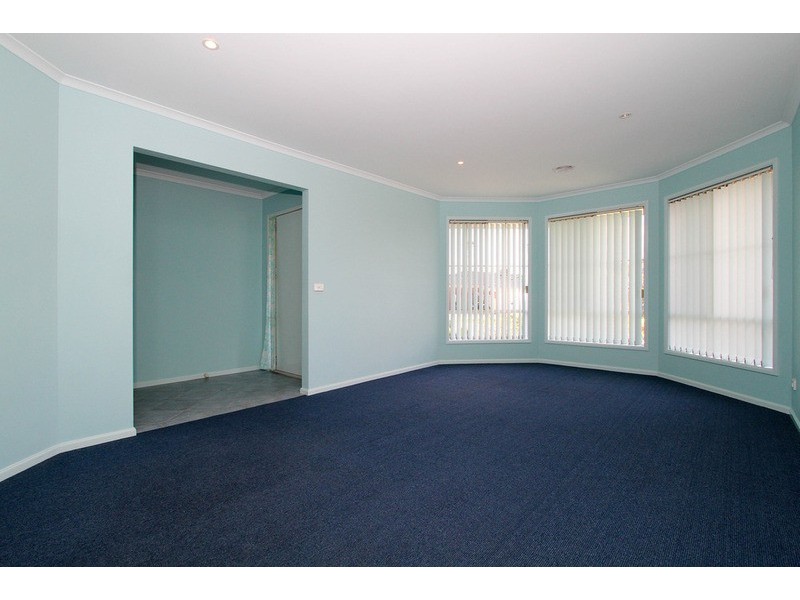 37 Klippel Way, Caroline Springs VIC 3023