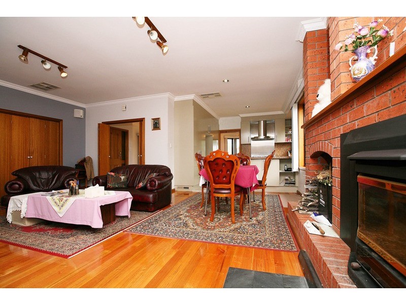 16 Blacksmith Place, Sydenham VIC 3037