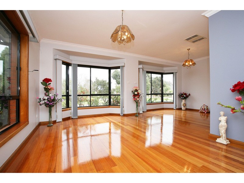 16 Blacksmith Place, Sydenham VIC 3037