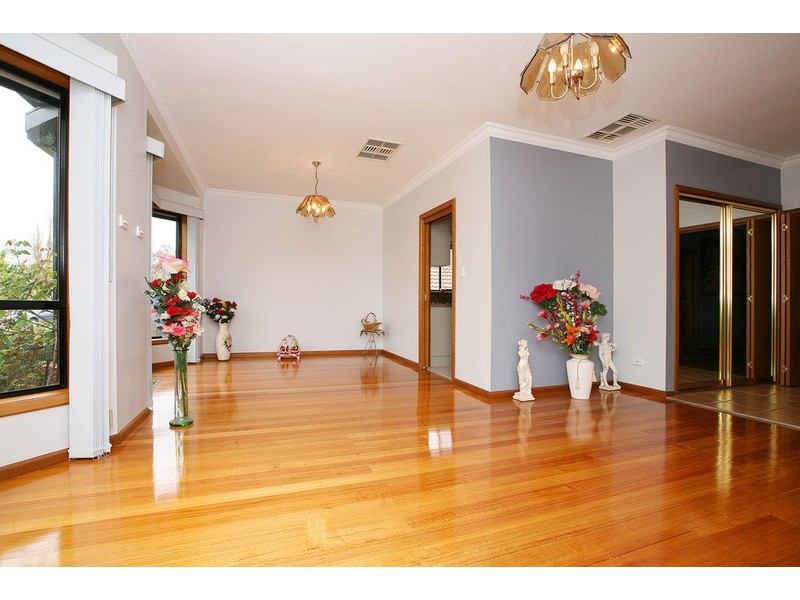 16 Blacksmith Place, Sydenham VIC 3037