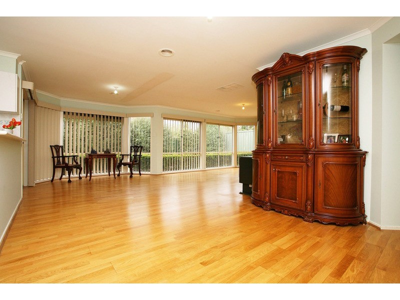 12 Thorpe Place, Burnside VIC 3023