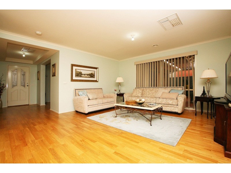 12 Thorpe Place, Burnside VIC 3023