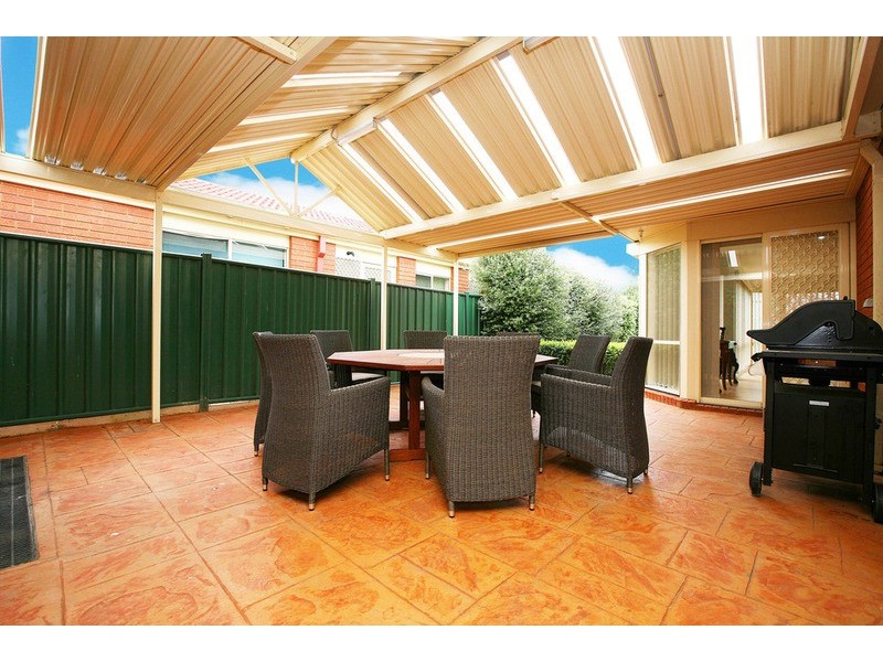 12 Thorpe Place, Burnside VIC 3023