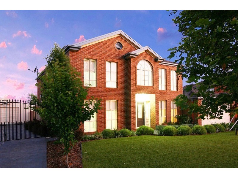 9 Englewood Court, Hillside VIC 3037