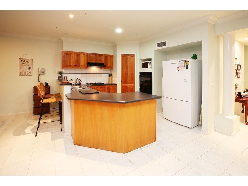 9 Englewood Court, Hillside VIC 3037