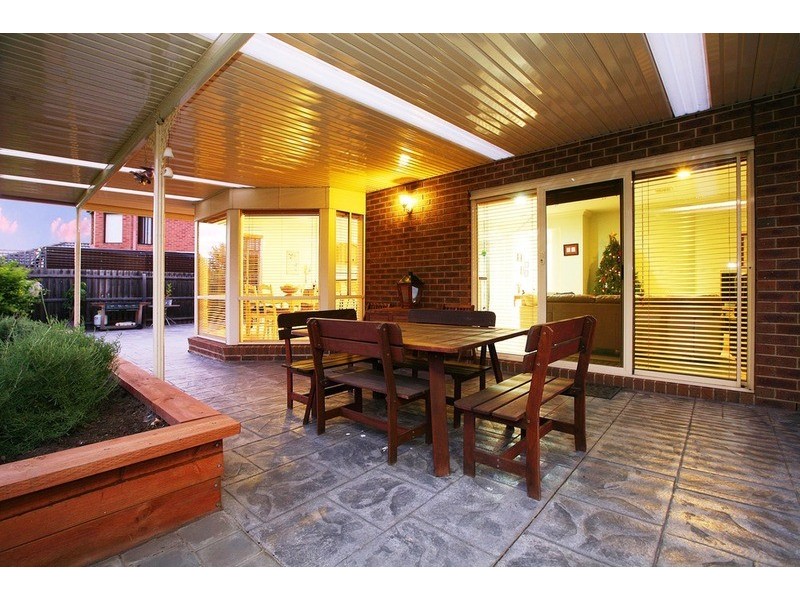 9 Englewood Court, Hillside VIC 3037