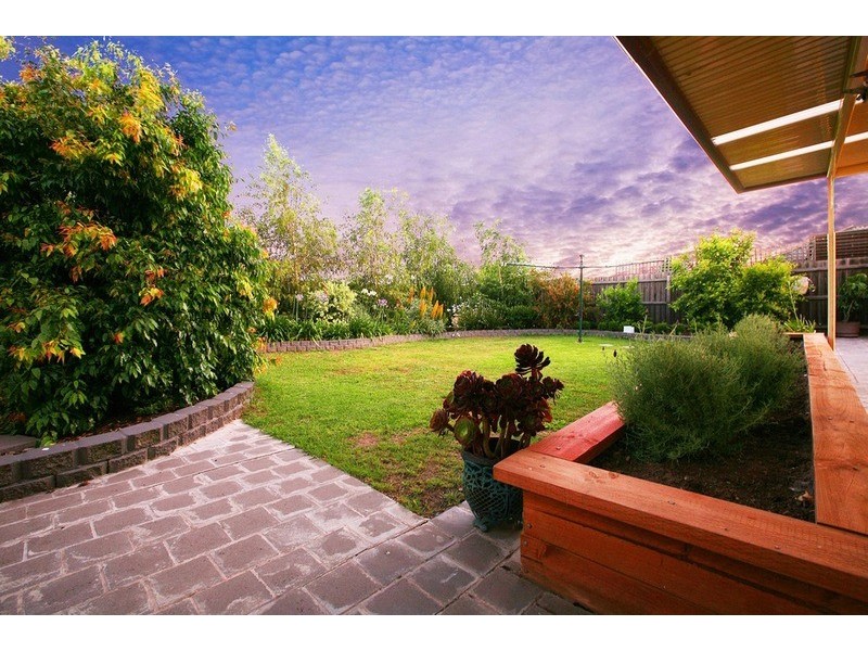 9 Englewood Court, Hillside VIC 3037