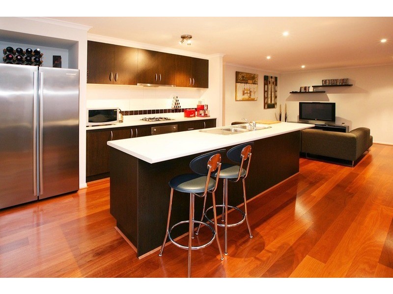 25 Drummond Street, Caroline Springs VIC 3023