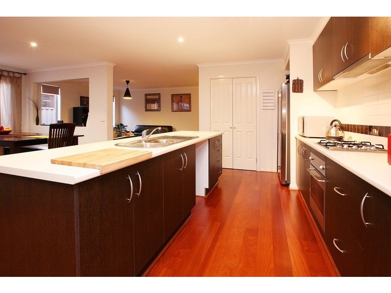 25 Drummond Street, Caroline Springs VIC 3023