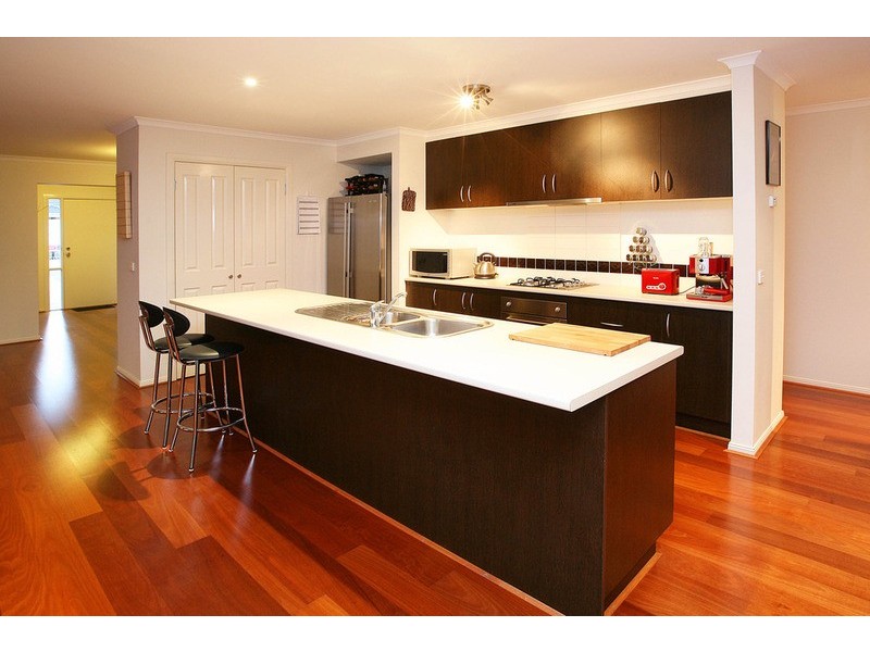 25 Drummond Street, Caroline Springs VIC 3023