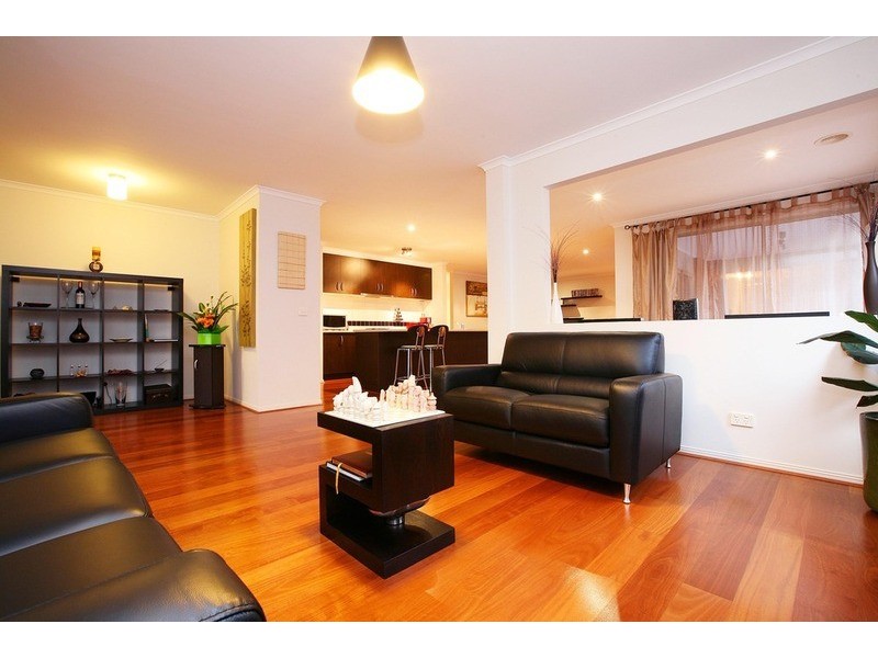 25 Drummond Street, Caroline Springs VIC 3023