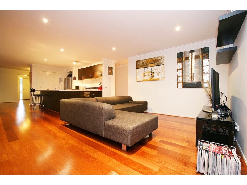 25 Drummond Street, Caroline Springs VIC 3023