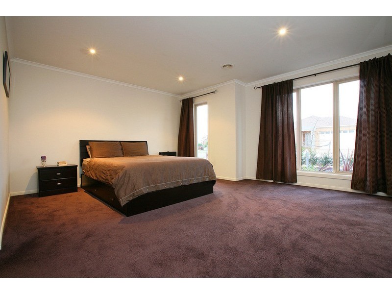 25 Drummond Street, Caroline Springs VIC 3023