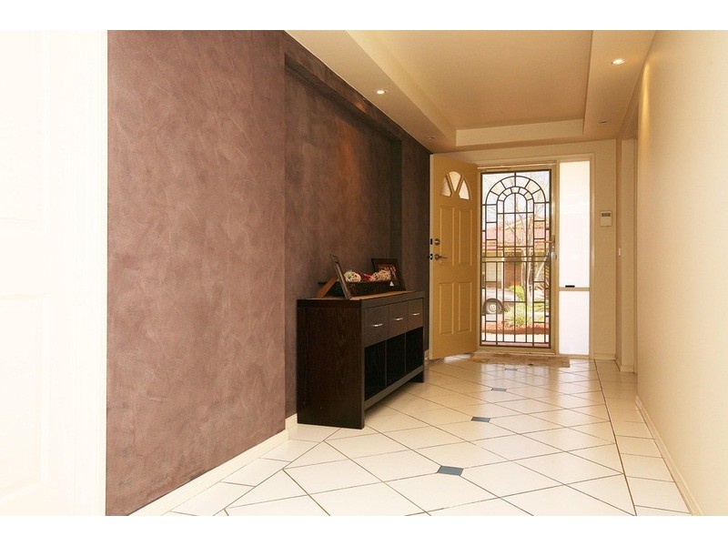 16 Rockwood Place, Hillside VIC 3037