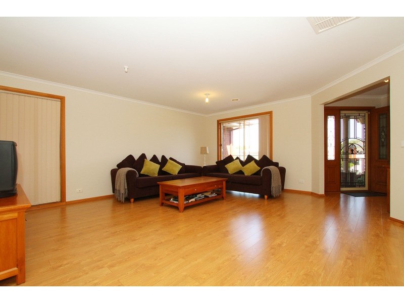 29 Kelland Avenue, Hillside VIC 3037