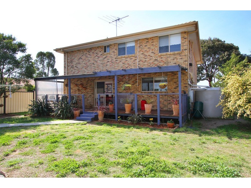 25 Saronvale Crescent, Hillside VIC 3037