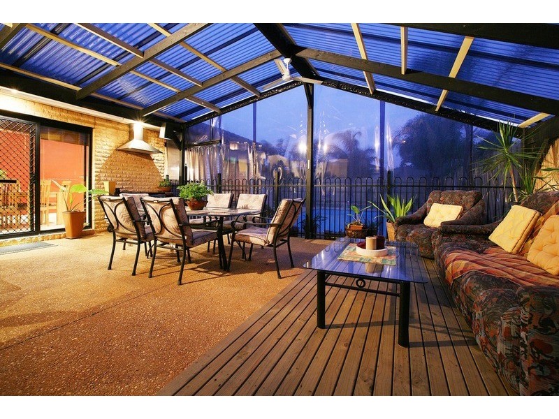 44 Tudor Rose Crescent, Sydenham VIC 3037