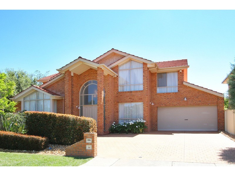 11 Botanic Drive, Hillside VIC 3037
