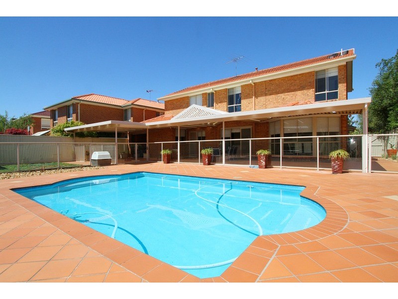 11 Botanic Drive, Hillside VIC 3037