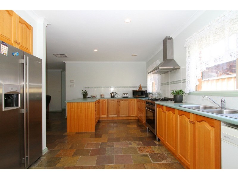 22 Topaz Drive, Hillside VIC 3037