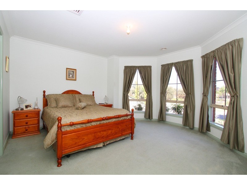 22 Topaz Drive, Hillside VIC 3037