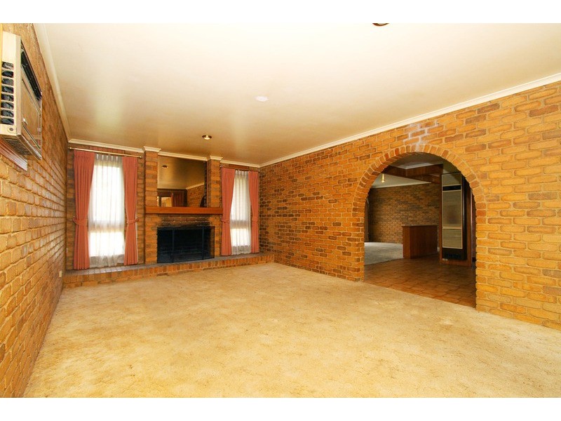 17 Bethanga Court, Taylors Lakes VIC 3038