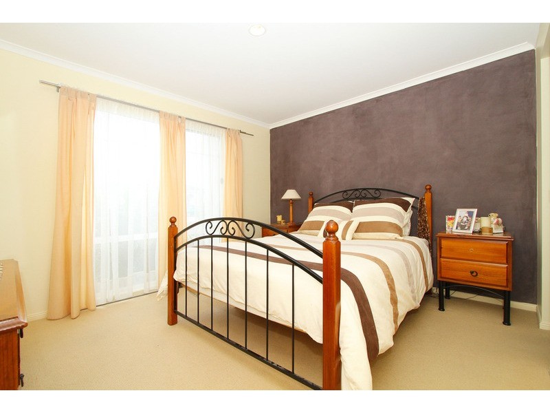 49 Brindalee Way, Hillside VIC 3037