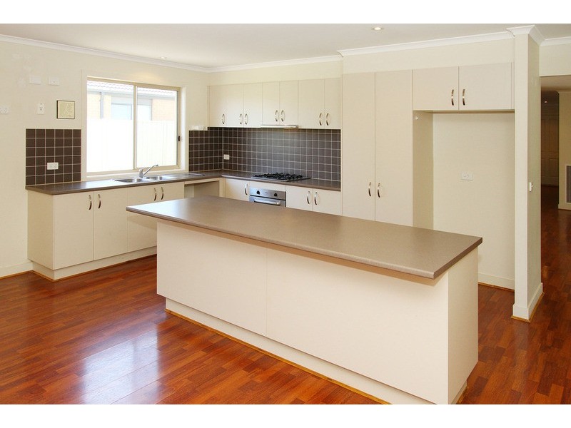 48 Speargrass Drive, Hillside VIC 3037