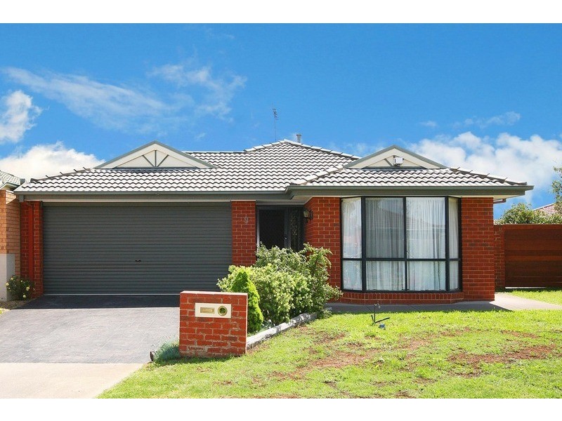 9 Perret Walk, Sydenham VIC 3037