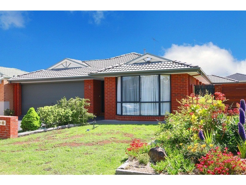 9 Perret Walk, Sydenham VIC 3037