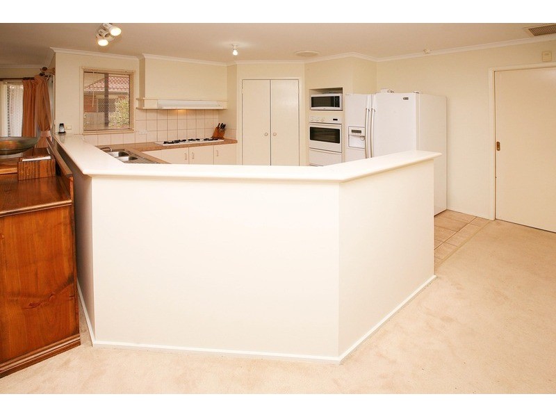 9 Perret Walk, Sydenham VIC 3037