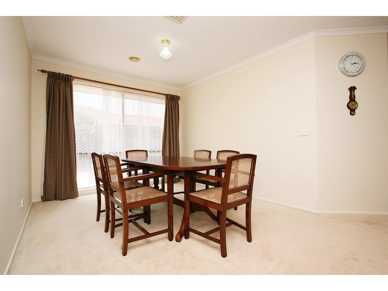 9 Perret Walk, Sydenham VIC 3037