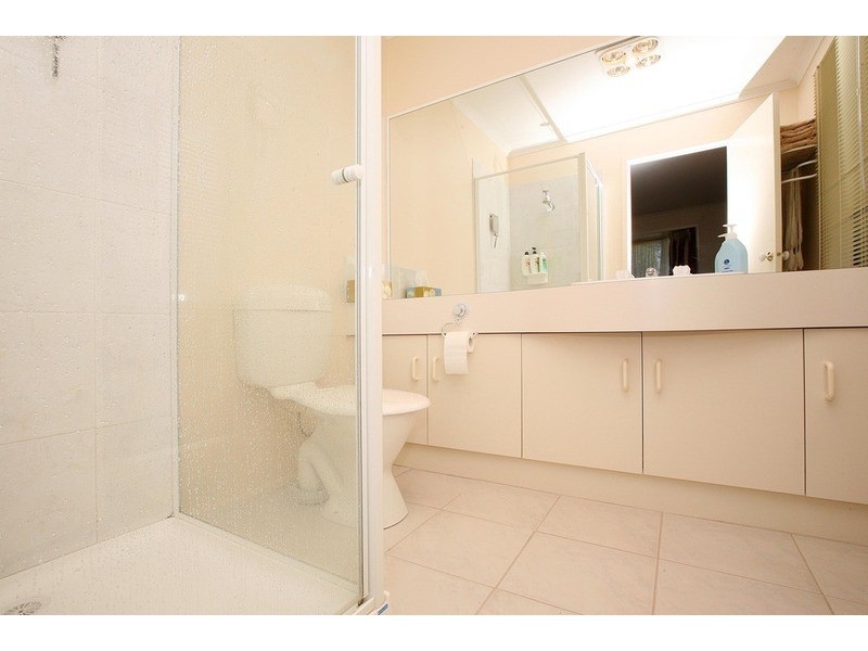 9 Perret Walk, Sydenham VIC 3037