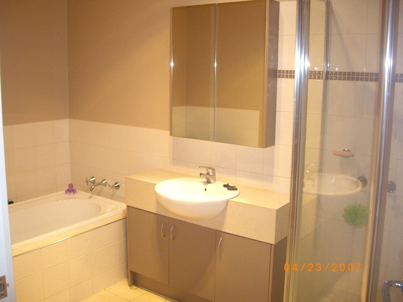 6/19 Overton Lea Boulevard, Sydenham VIC 3037