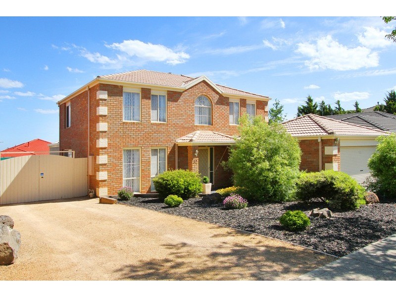 32 Queens Parade, Hillside VIC 3037