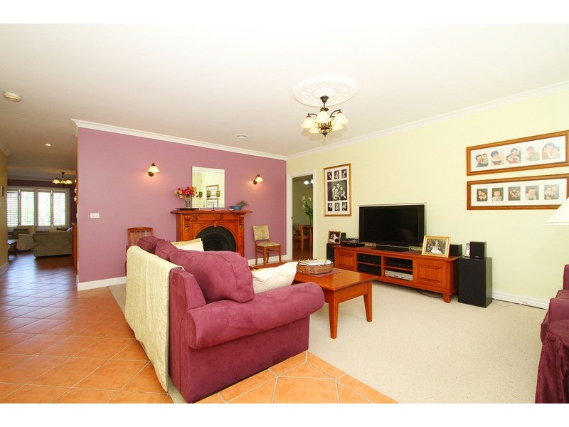 23 Golden Way, Hillside VIC 3037