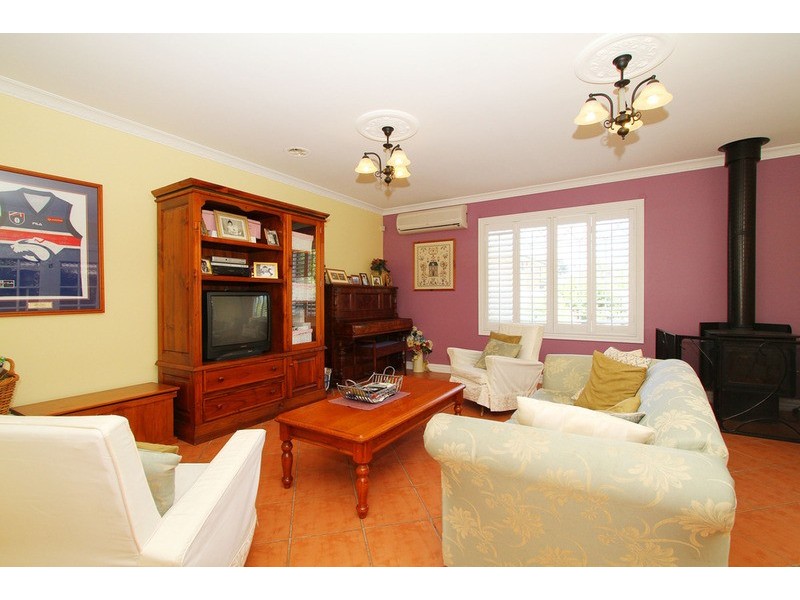 23 Golden Way, Hillside VIC 3037