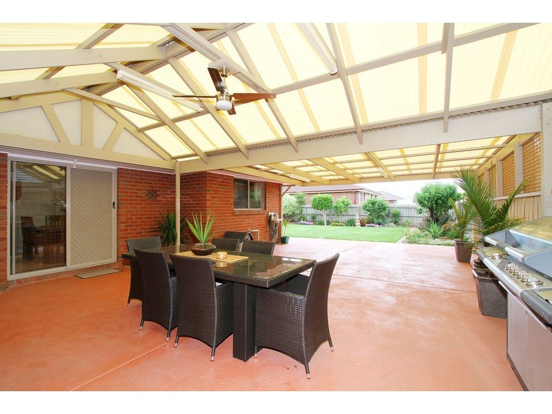 12 Oarsome Drive, Delahey VIC 3037