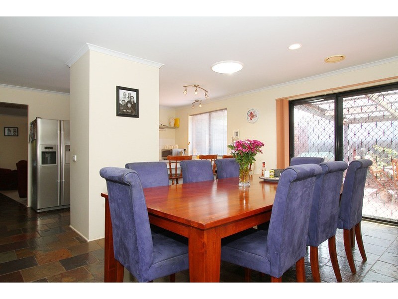 6 Terrye Court, Sydenham VIC 3037