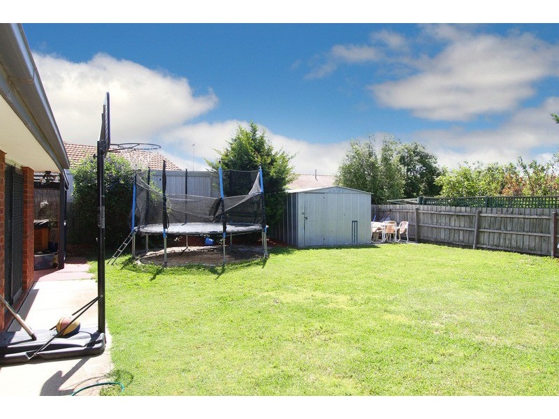 6 Terrye Court, Sydenham VIC 3037