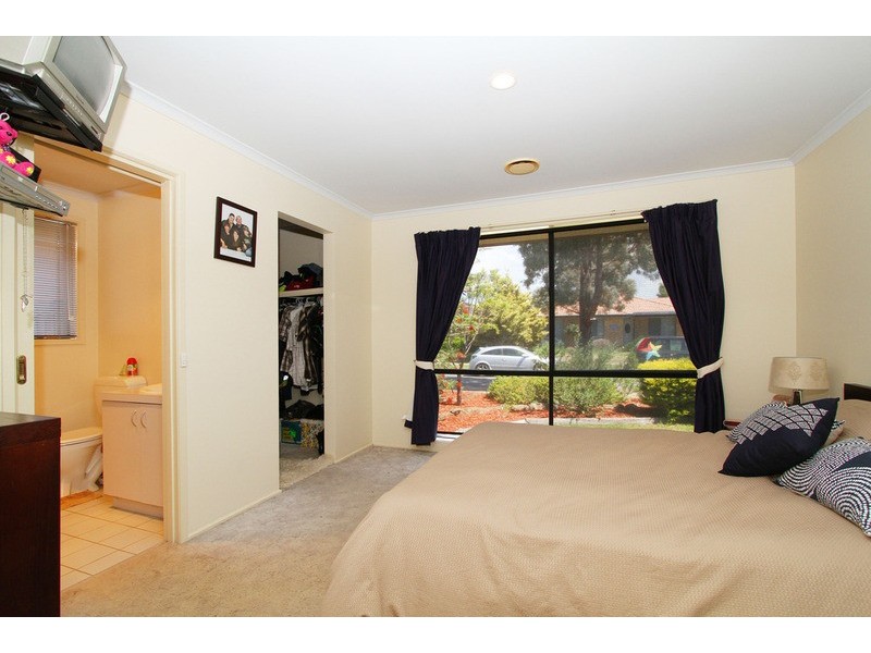 6 Terrye Court, Sydenham VIC 3037