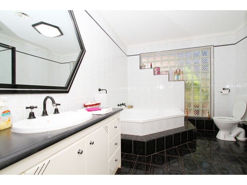 12 Spellman Avenue, Sydenham VIC 3037