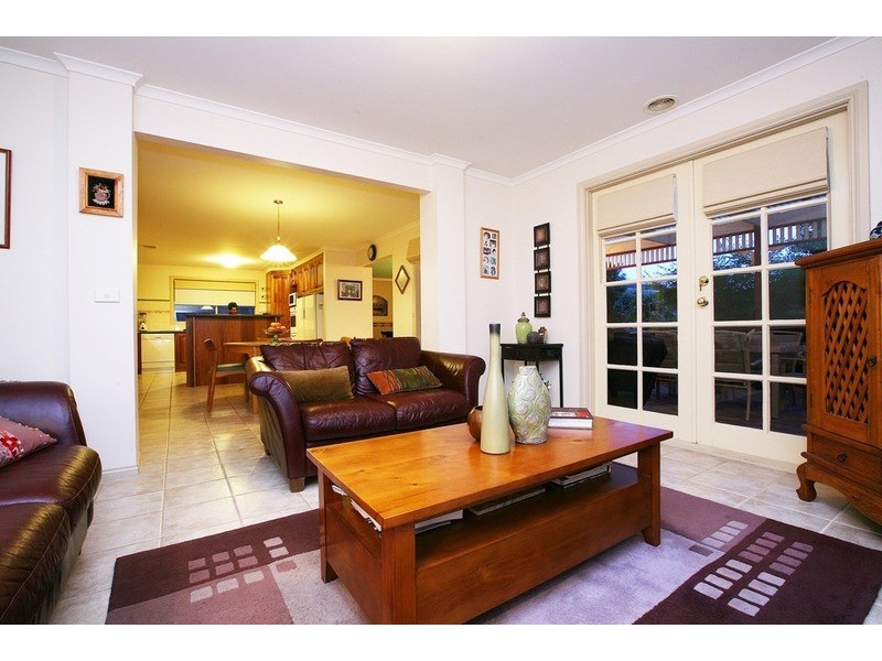 7 Melfin Drive, Hillside VIC 3037