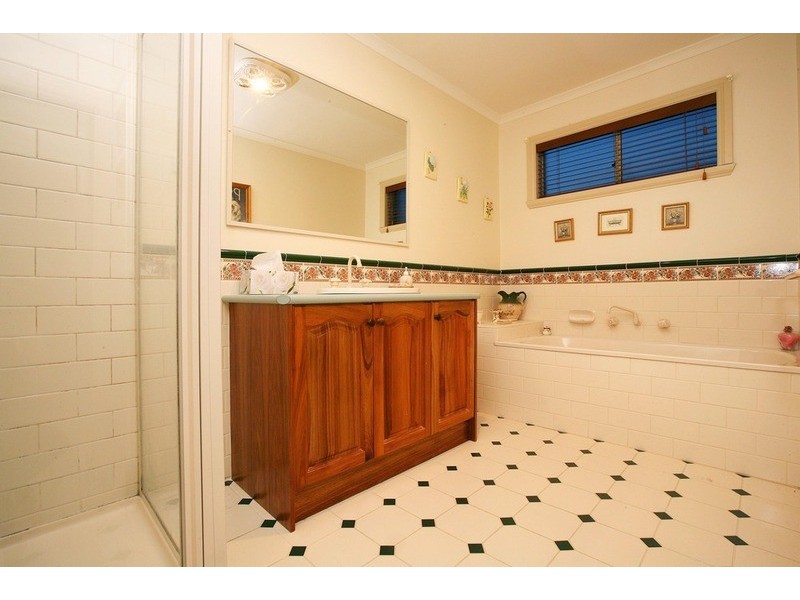 7 Melfin Drive, Hillside VIC 3037