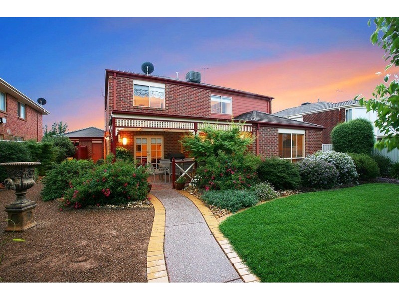 7 Melfin Drive, Hillside VIC 3037