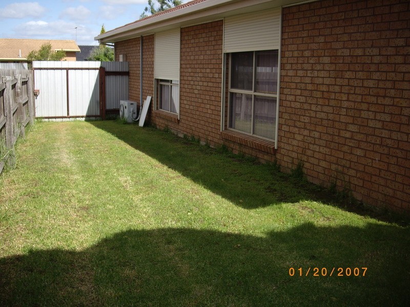 2/17 Proctor Crescent, Keilor Downs VIC 3038