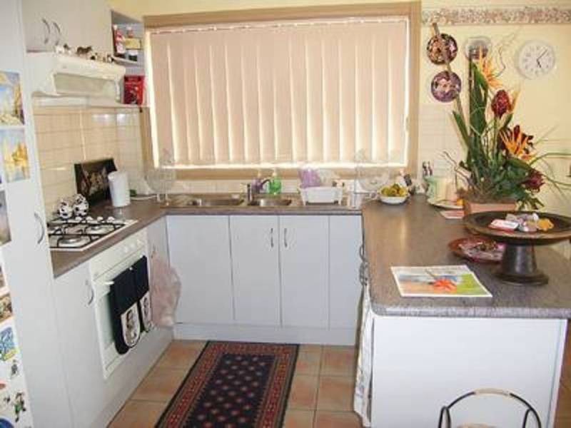 11 Elphinstone Way, Caroline Springs VIC 3023